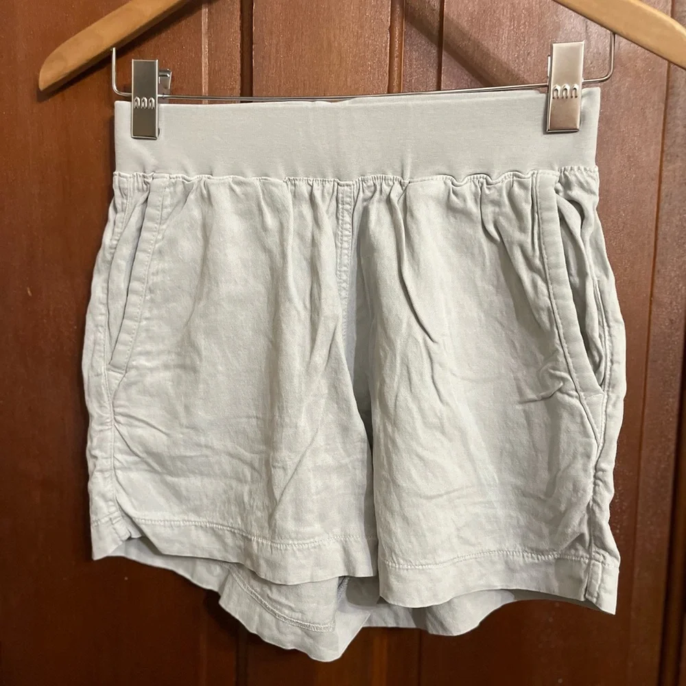 Faherty small gray shorts